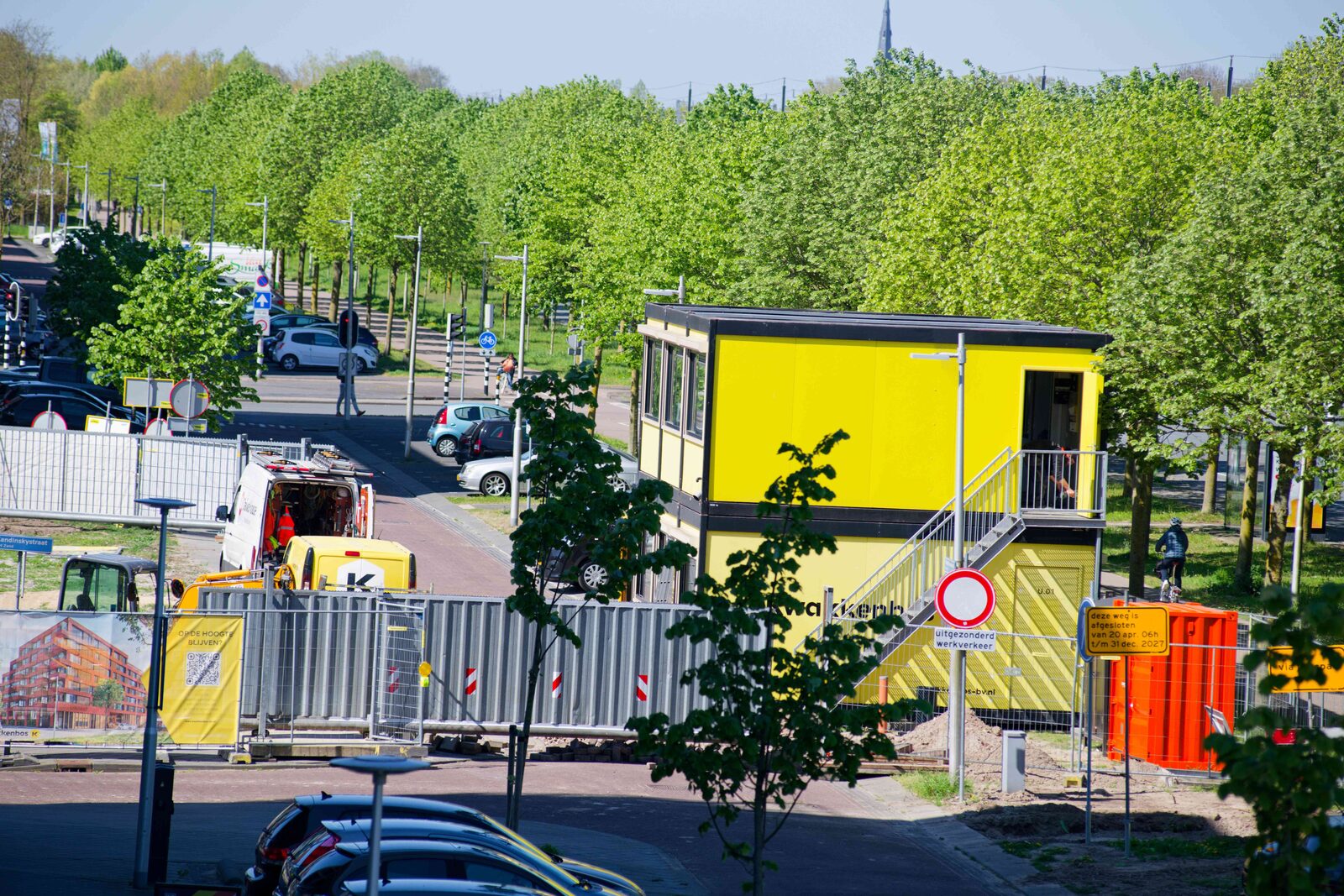 Yellow Kwakkenbos site office container, two storeys